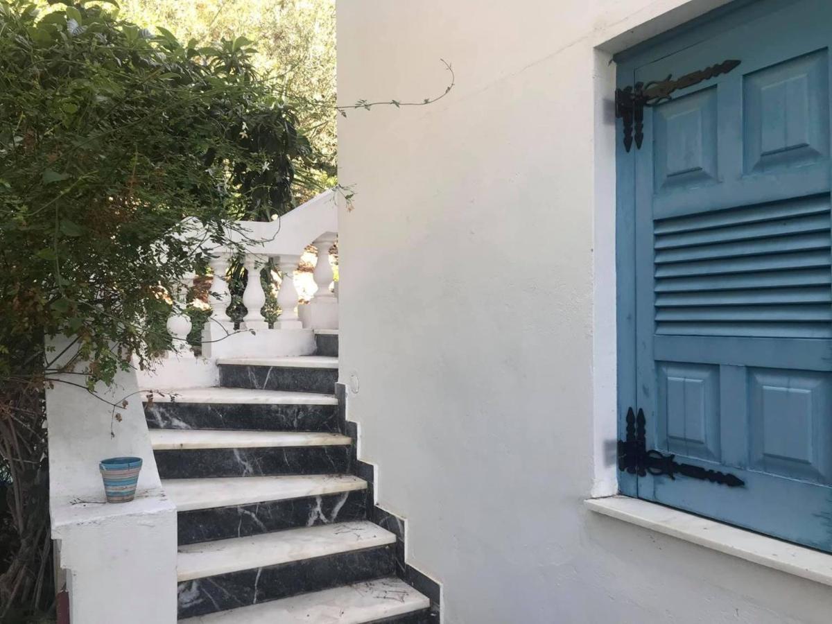 Villa Loula Apartment II Порос Экстерьер фото